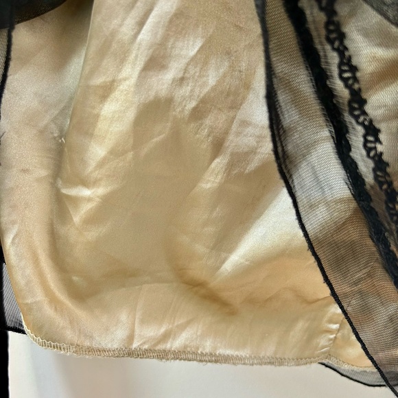 Nice Net Black Flower skirt 100% Polyester Inner. - Picture 7 of 7